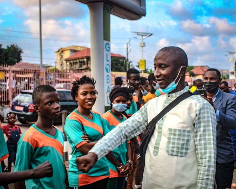 Article : «Du village au Palais», et son auteur Daouda Bangoura, regagnent Conakry après une tournée ouest-africaine