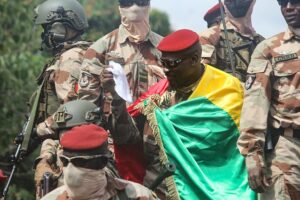 Article : Tribune : En Guinée, la junte militaire dévoile son alcôve d’opacité